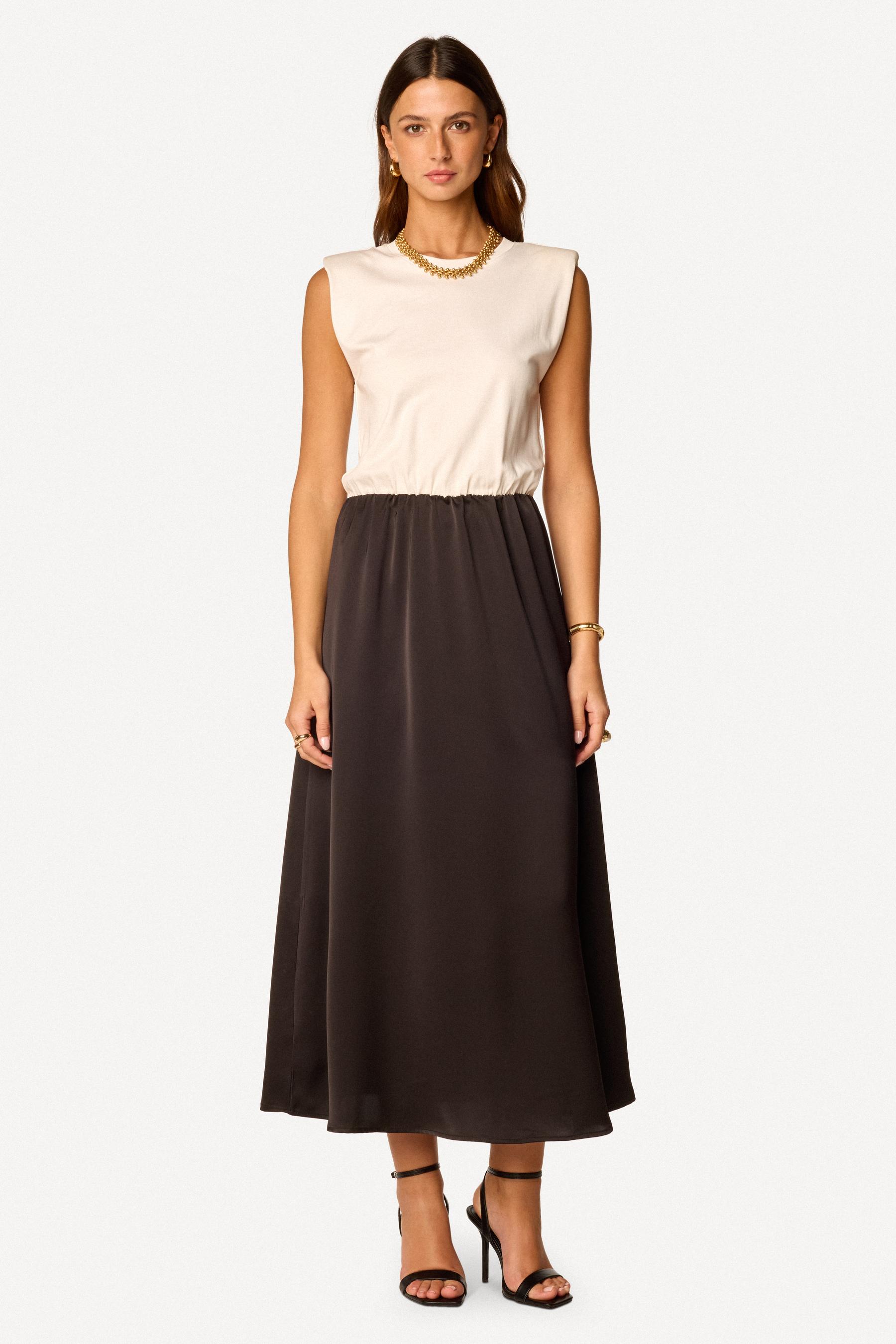 Robe longue sans manches Noir - Axara Paris