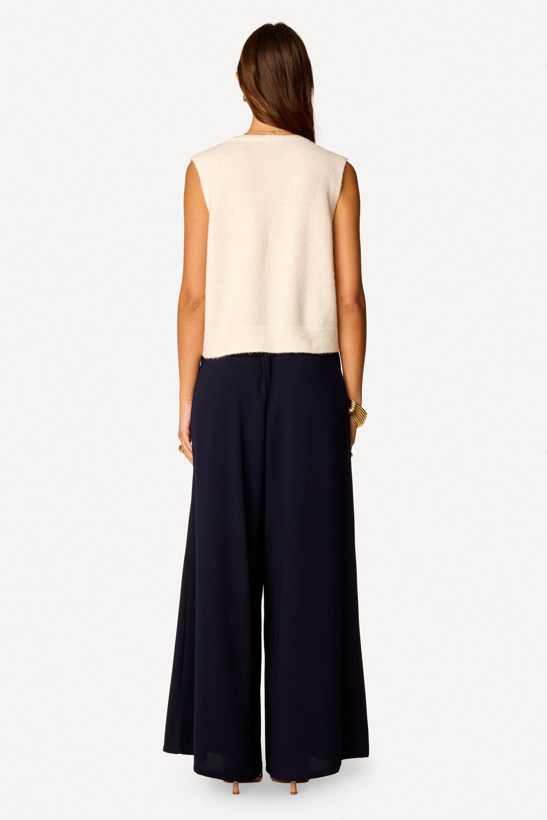 Gilet brodé sans manches Ecru - Axara Paris