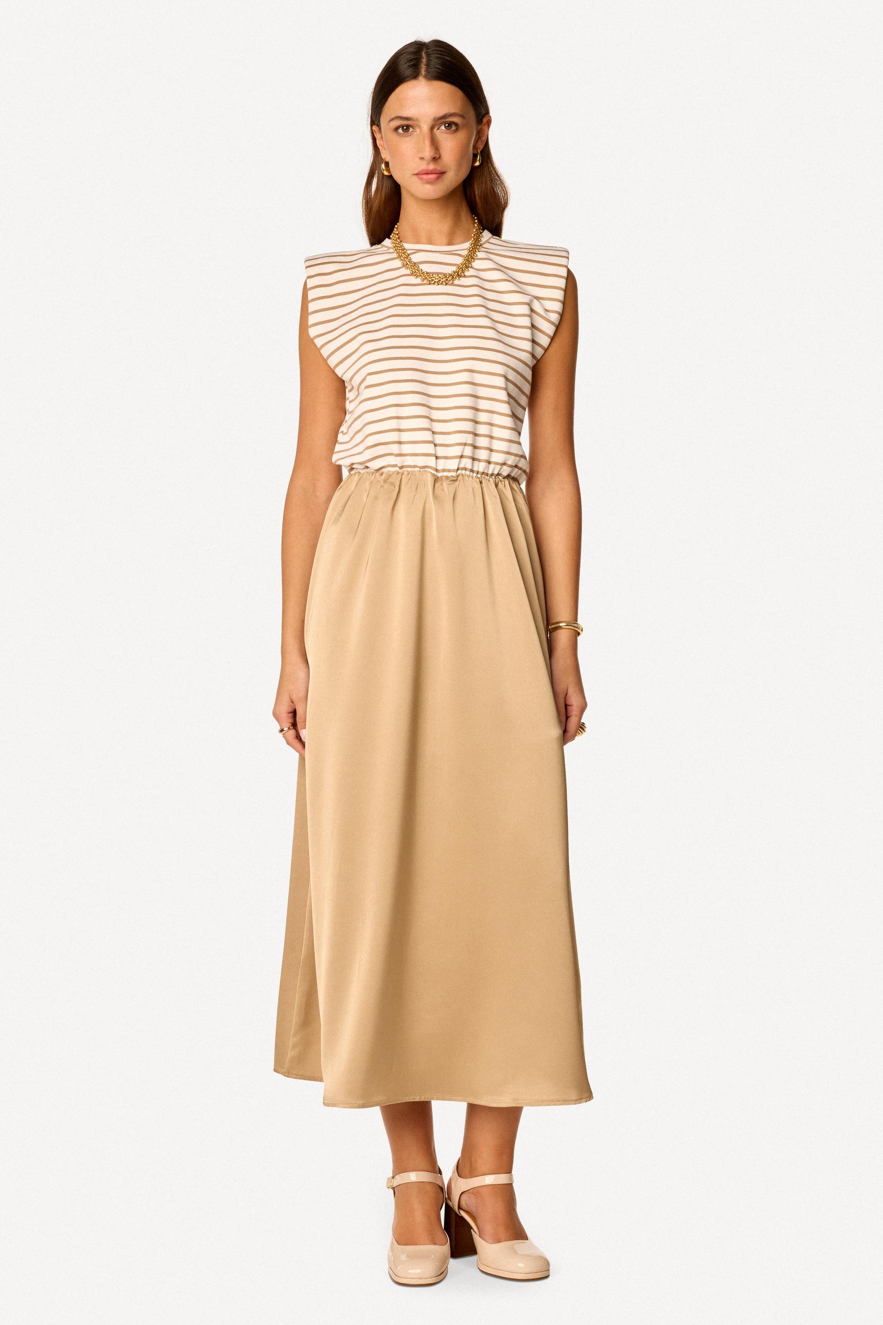 Robe longue sans manches Taupe - Axara Paris