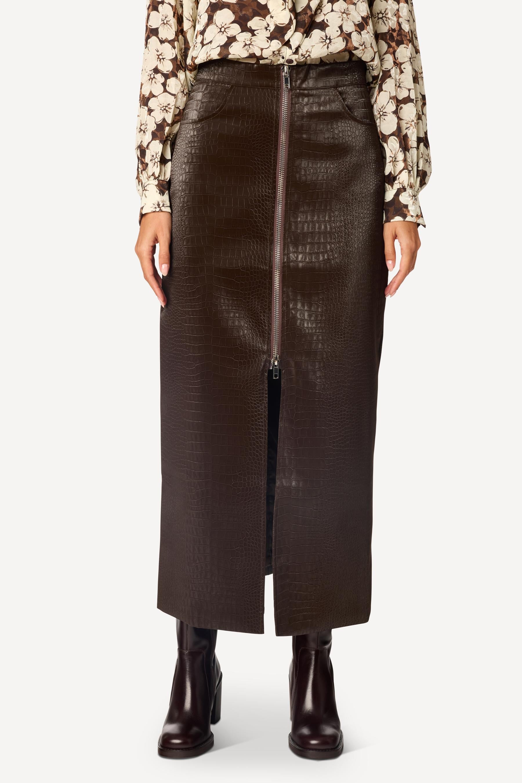 Jupe longue en simili cuir Choco - Axara Paris