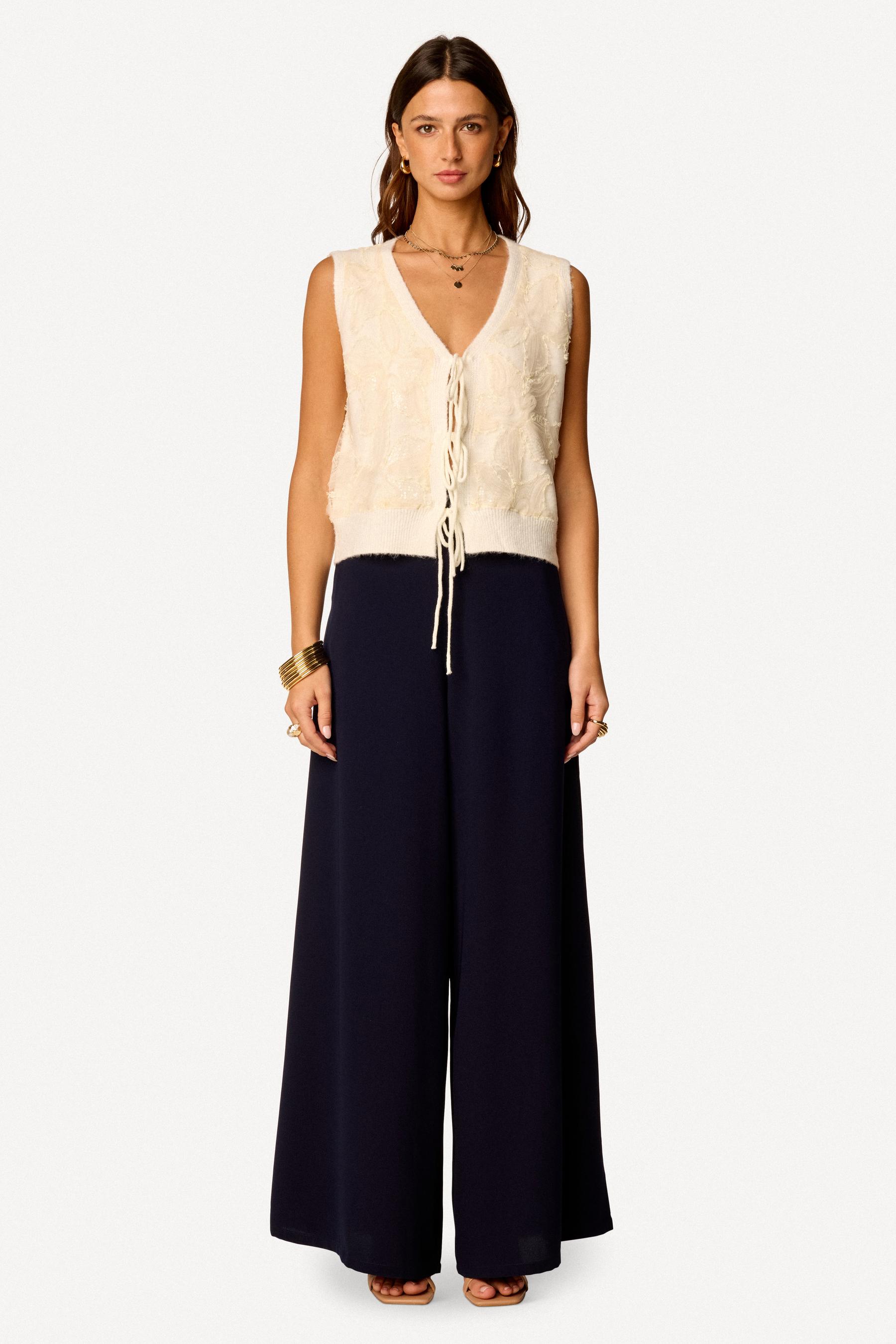 Gilet brodé sans manches Ecru - Axara Paris